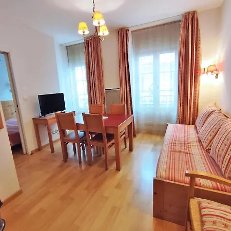 Oo, T2, Centre Luchon, Wifi, Casier A Skis, Ascenseur, 4 Personnes Apartment Bagneres-de-Luchon
