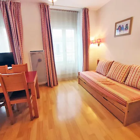 Oo, T2, Centre Luchon, Wifi, Casier à Skis, Ascenseur, 4 Personnes